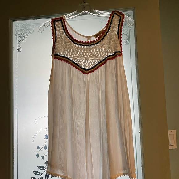 Tops - European style white top Capri look